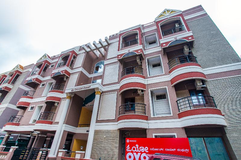 Отель Silverkey Executive Stays 24047 Airport