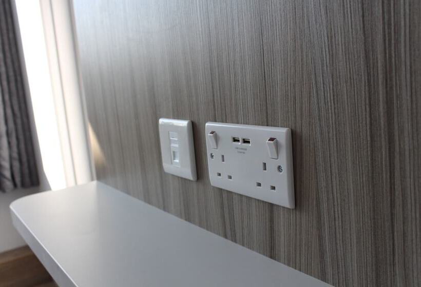 Sky Nights Hotel London Heathrow