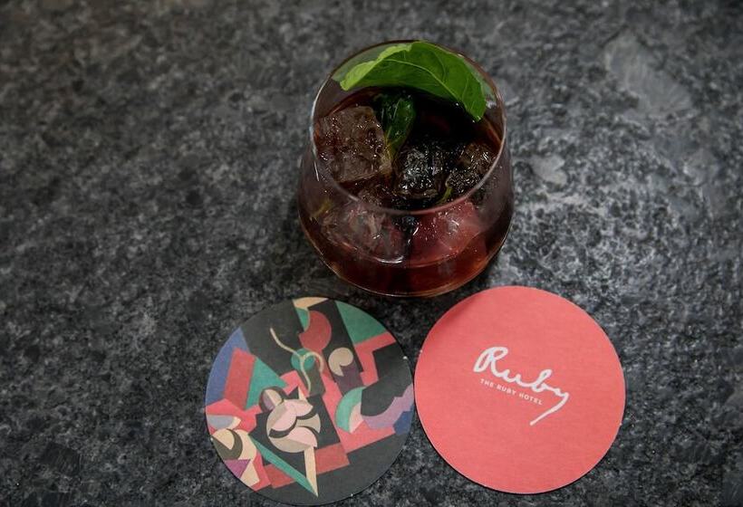 Отель The Ruby