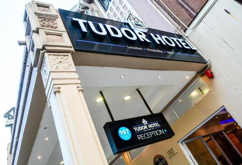 Отель Tudor House