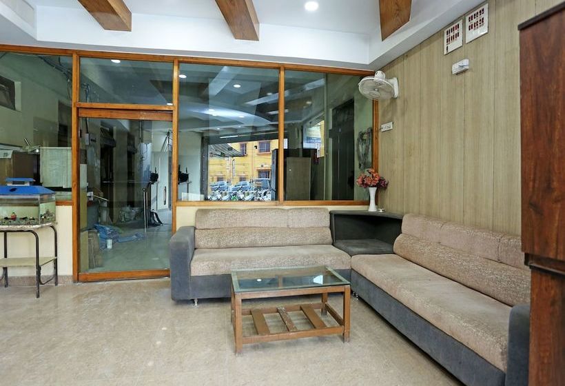 Oyo 14711 Hotel Natraj