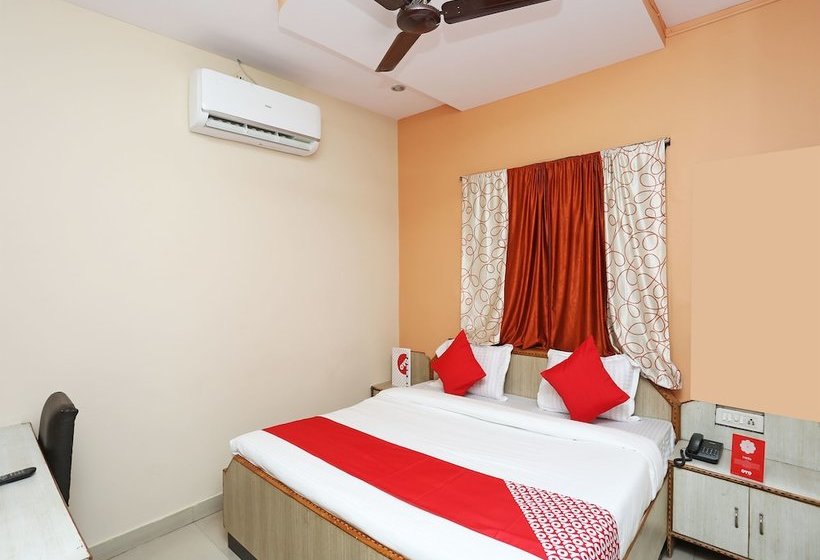 Oyo 14711 Hotel Natraj
