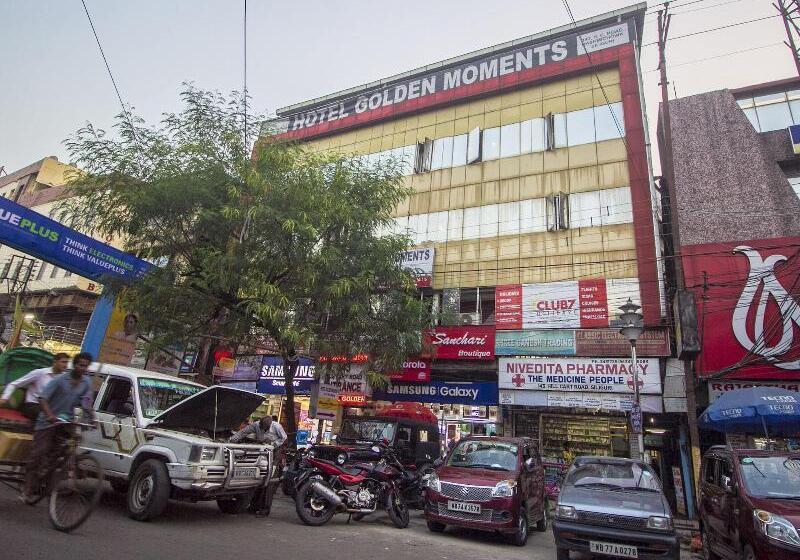 Oyo 16041 Hotel Golden Moments