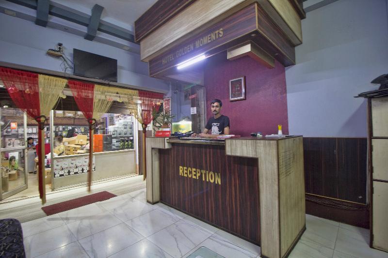 Oyo 16041 Hotel Golden Moments