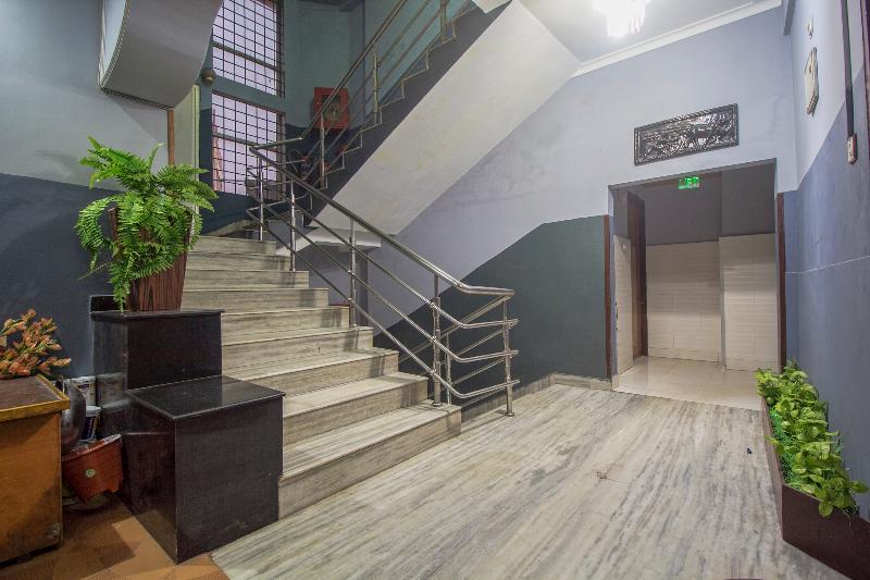 Oyo 16041 Hotel Golden Moments