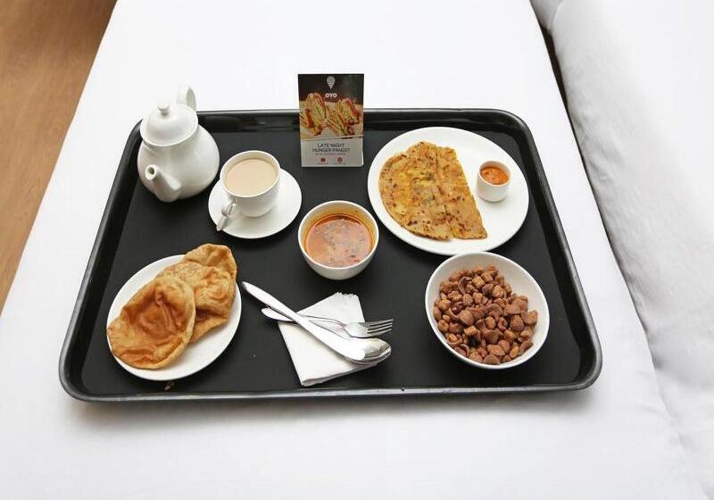 Oyo 16041 Hotel Golden Moments