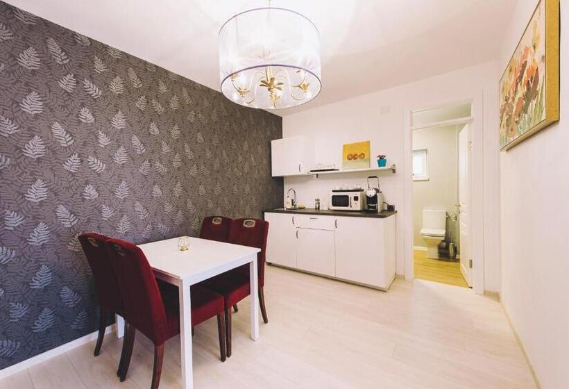 פנסיון Derby Ah