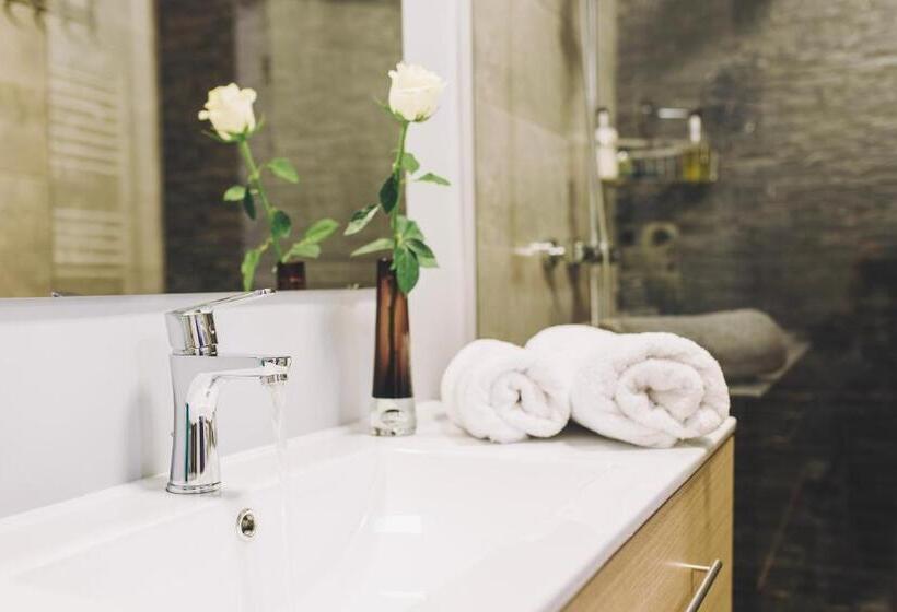 פנסיון Derby Ah