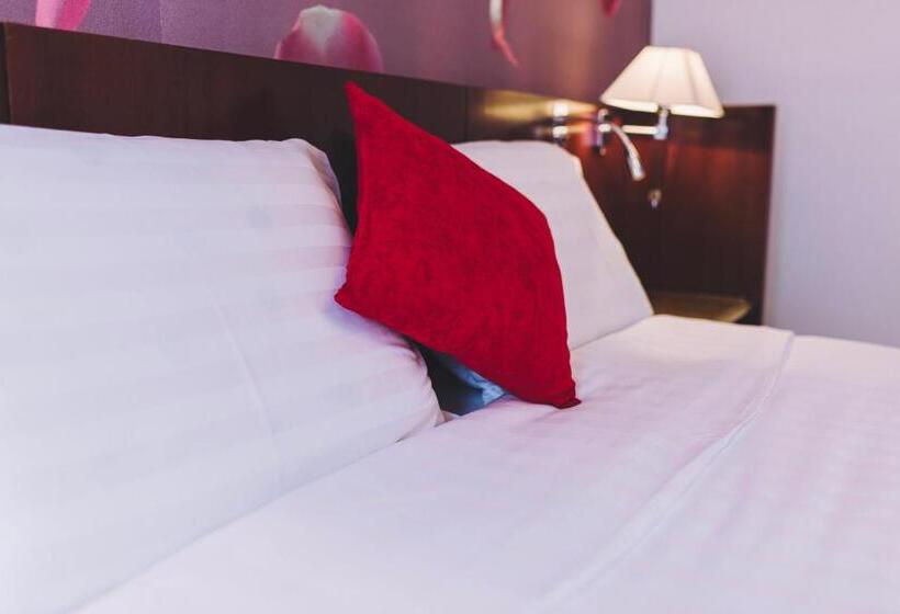 פנסיון Derby Ah