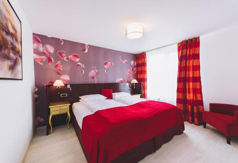 פנסיון Derby Ah