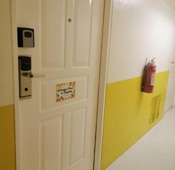 پانسیون Evelyn S Place At Tagaytay 2