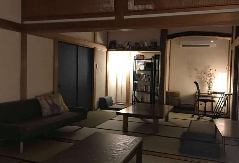 بنسيون Guesthouse Lahar  Hostel