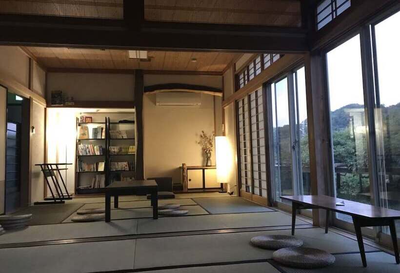 פנסיון Guesthouse Lahar  Hostel