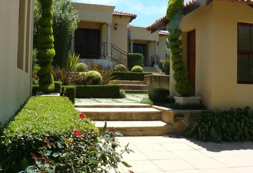 펜션 Moon And Sixpence Garden Guest House