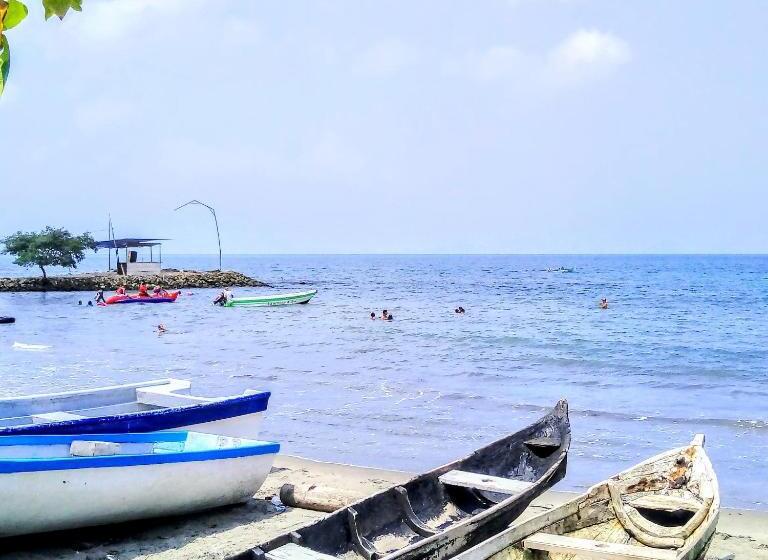 פנסיון Oasis De Tolú