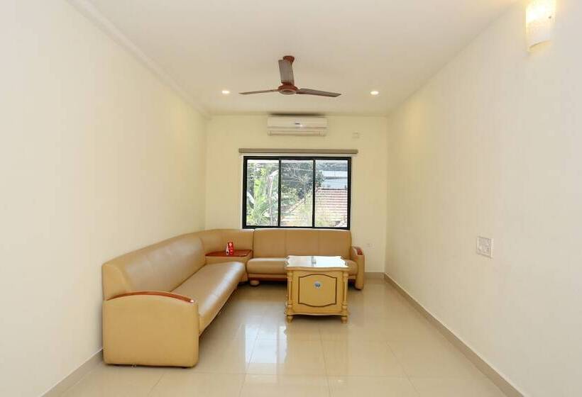 호텔 Collection O Dona Castle