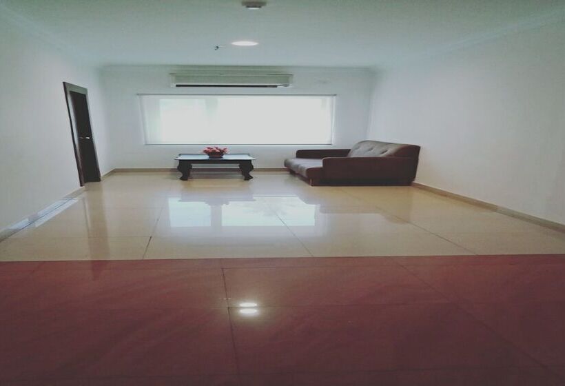 호텔 Collection O Dona Castle