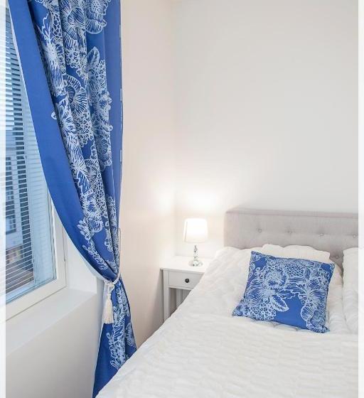 Отель Crystal Suites 1