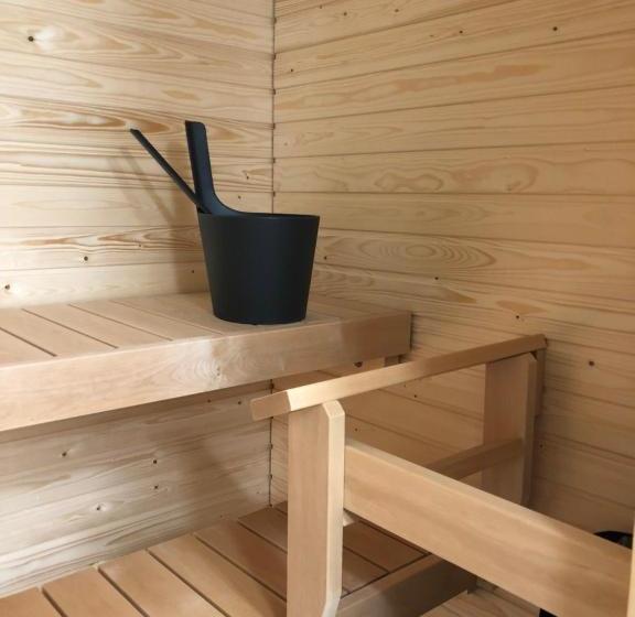 Отель Crystal Suites 1