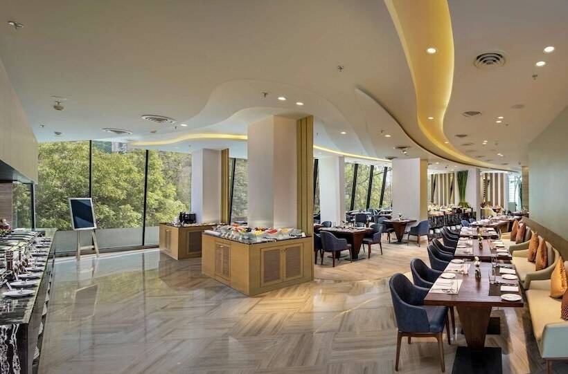 호텔 Doubletree By Hilton Ahmedabad