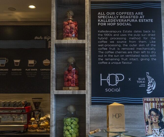 호텔 Doubletree By Hilton Ahmedabad