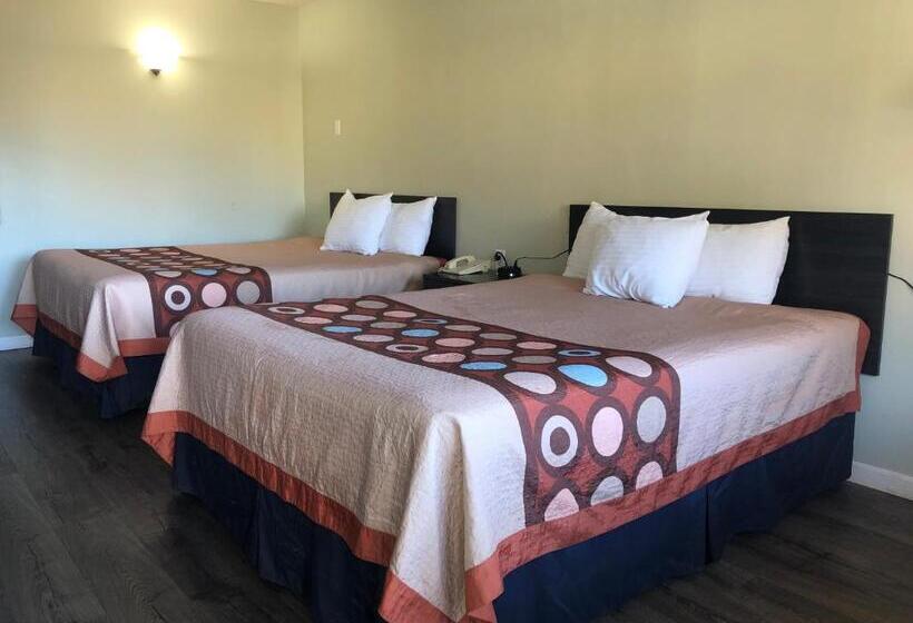 בית מלון כפרי Elevation