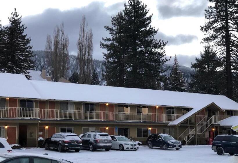 בית מלון כפרי Elevation