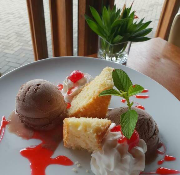 هتل Houttuyn Wellness River Resort