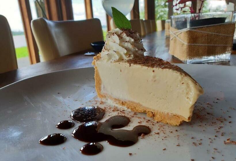 هتل Houttuyn Wellness River Resort