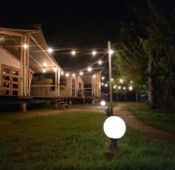 هتل Houttuyn Wellness River Resort