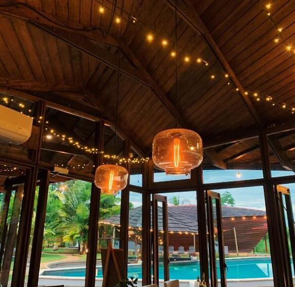 هتل Houttuyn Wellness River Resort