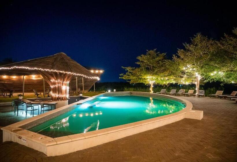 هتل Houttuyn Wellness River Resort