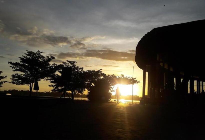 هتل Houttuyn Wellness River Resort