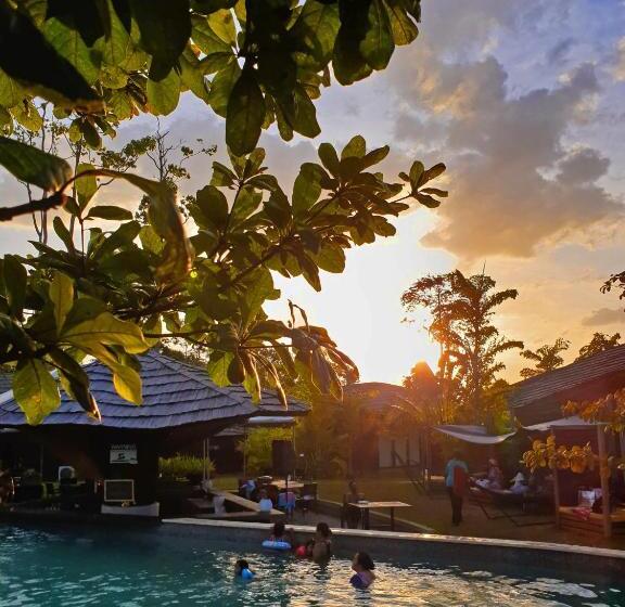 هتل Houttuyn Wellness River Resort