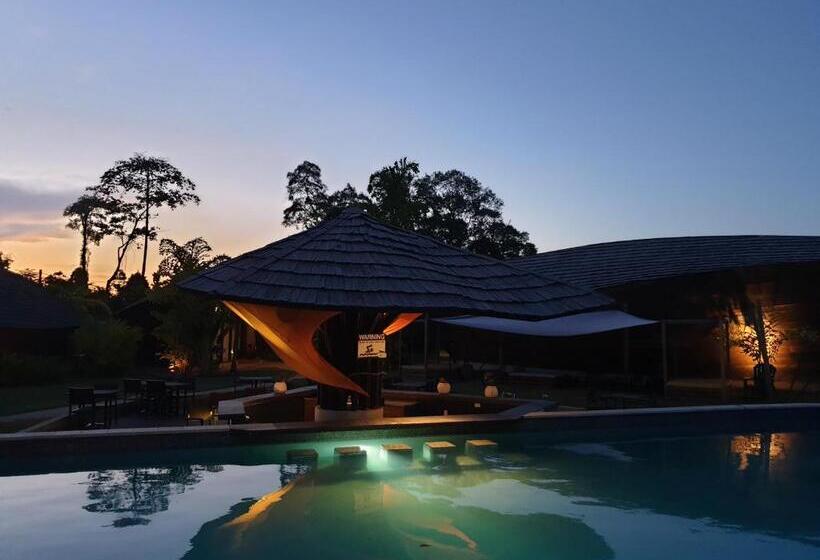 هتل Houttuyn Wellness River Resort