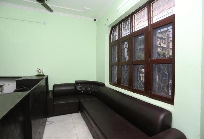 فندق Oyo 18669 Shree Palce