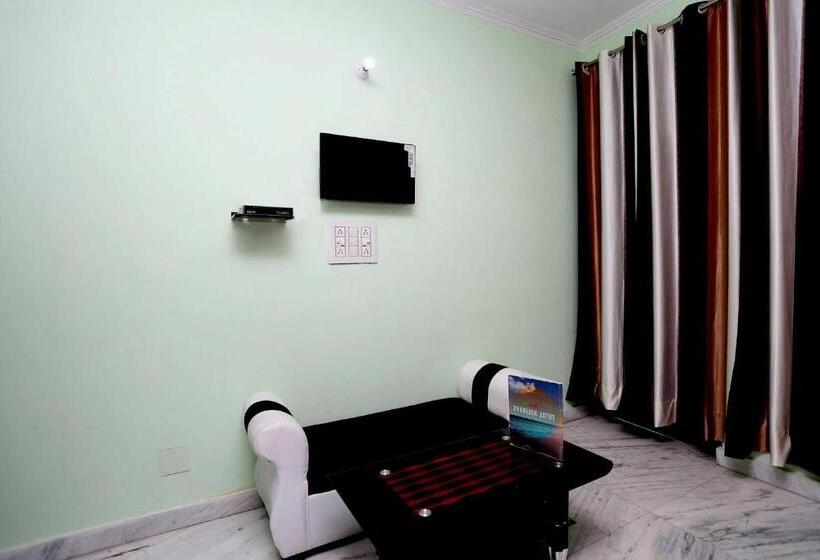 فندق Oyo 18669 Shree Palce