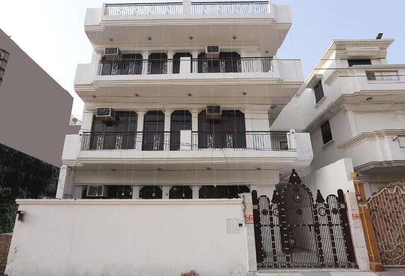 فندق Oyo 18669 Shree Palce