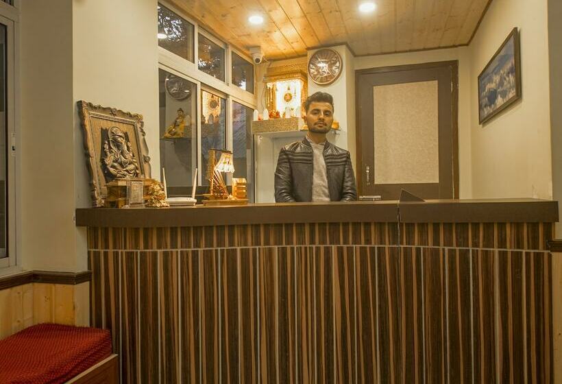 Отель Oyo 22296 New Amber