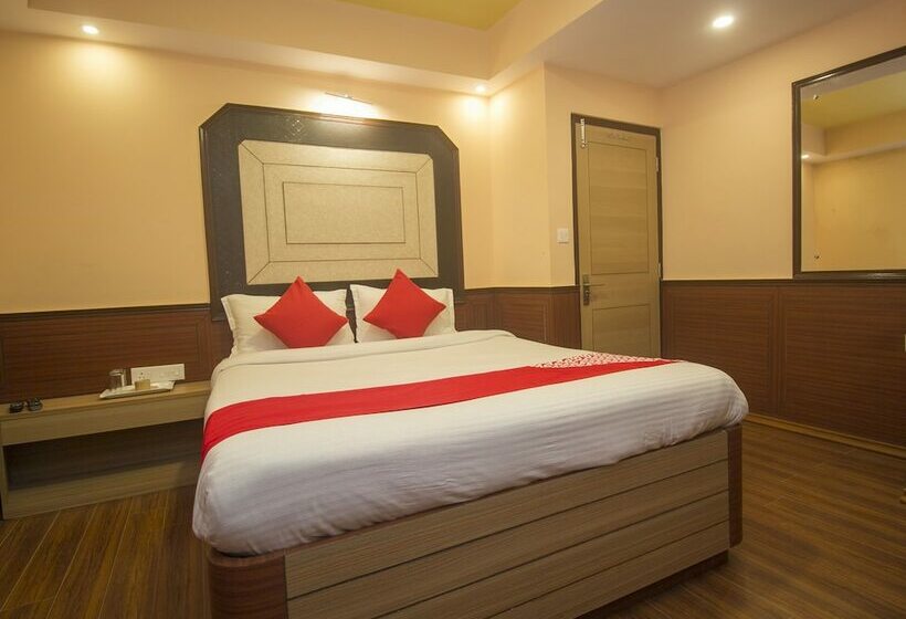 Отель Oyo 22296 New Amber