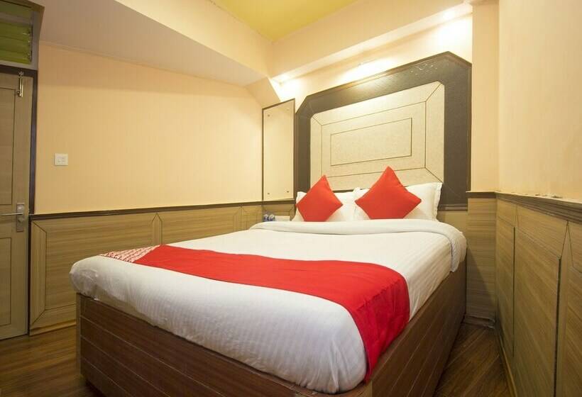 Отель Oyo 22296 New Amber