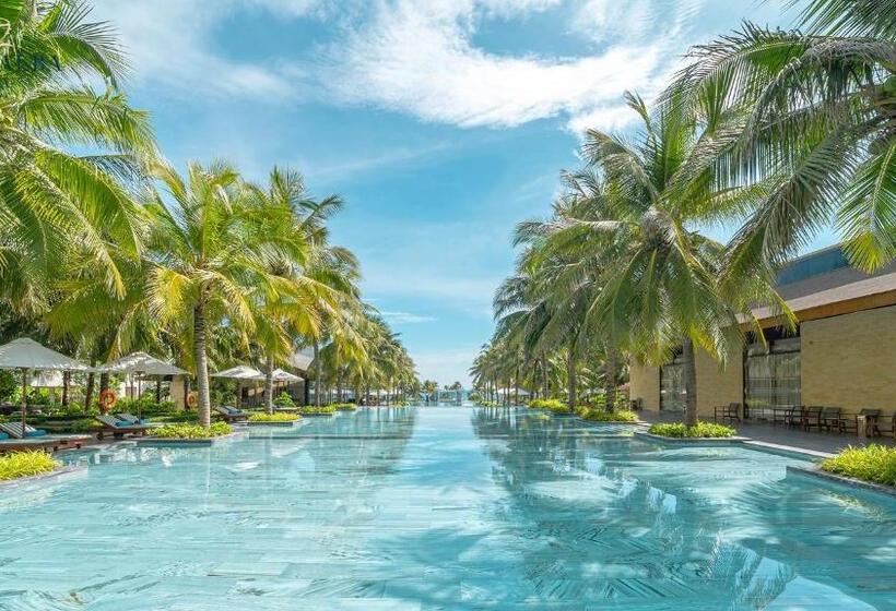 هتل Rosa Alba Resort & Villas Tuy Hoa