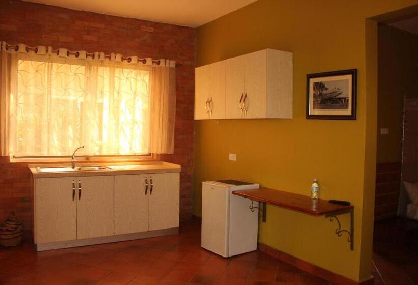 هتل Saltek Forest Cottages