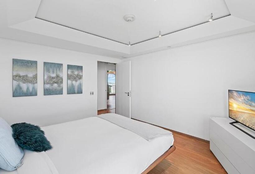 Oceanview Private Condo At The Setai 1705