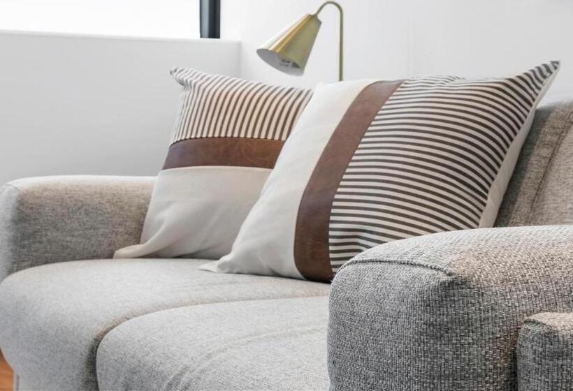 Oceanview Private Condo At The Setai 1705