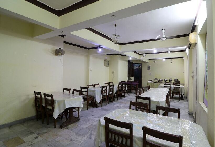 Oyo 16112 Hotel Uruvela International