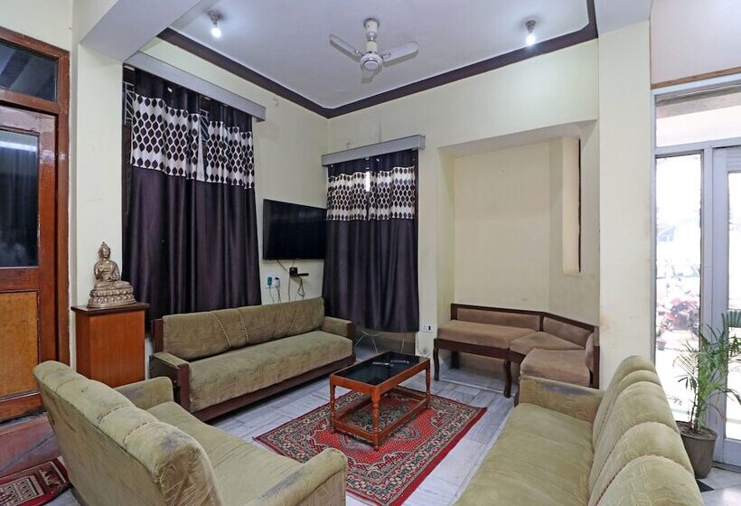 Oyo 16112 Hotel Uruvela International