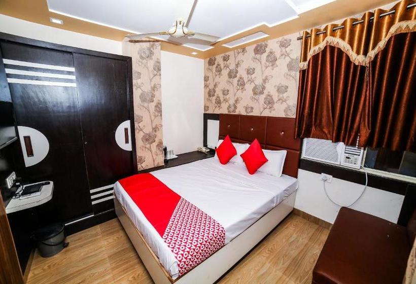 Collection O Hotel Sharda