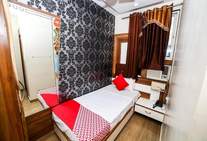 Collection O Hotel Sharda