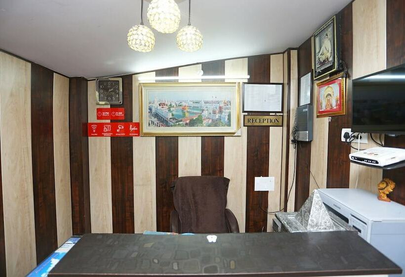 Oyo 9452 Hotel Moonlight